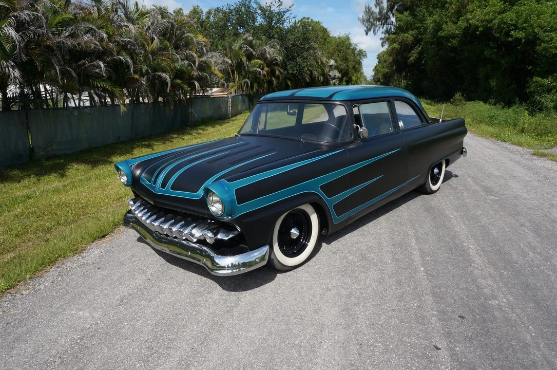 1955 Ford Customline - Image 2 of 31