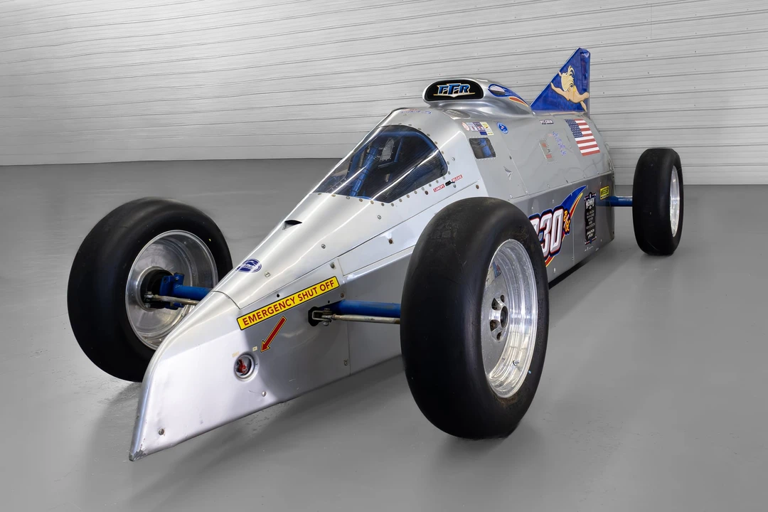 Vehicle image 4 of 31