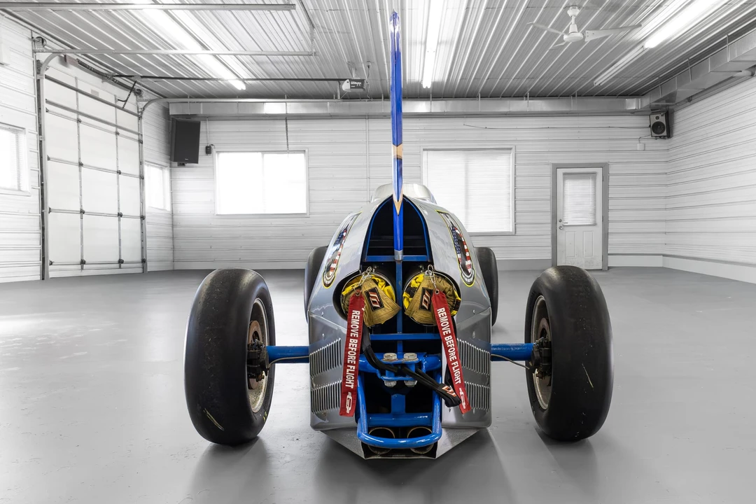 Vehicle image 10 of 31