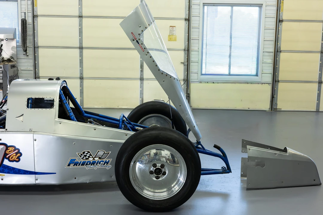 Vehicle image 26 of 31