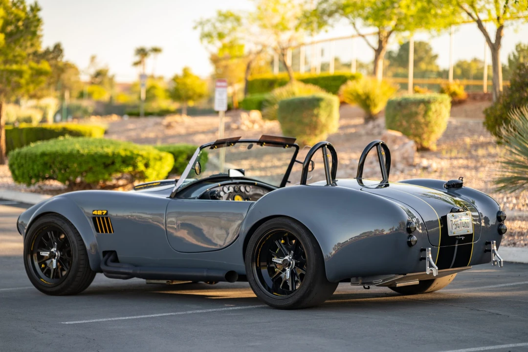 Shelby Cobra Replica - Image 15 of 31