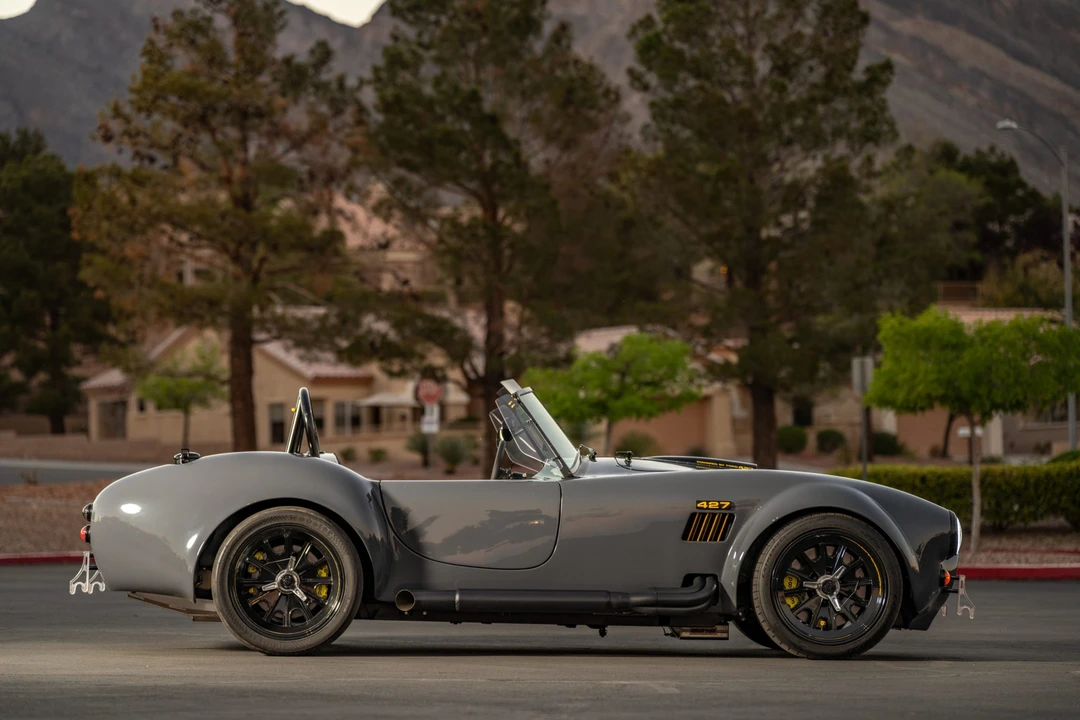 Shelby Cobra Replica - Image 7 of 31
