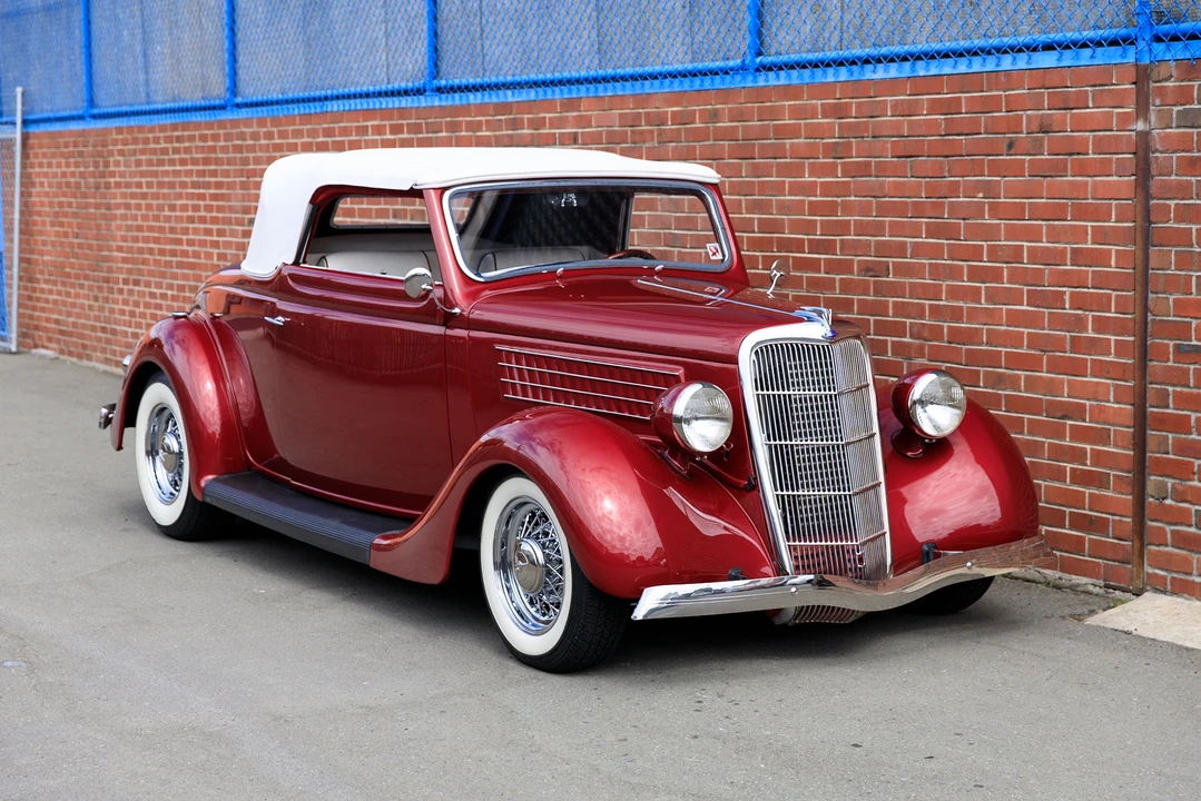1935 Ford Model 48 & 68 - Image 10 of 31