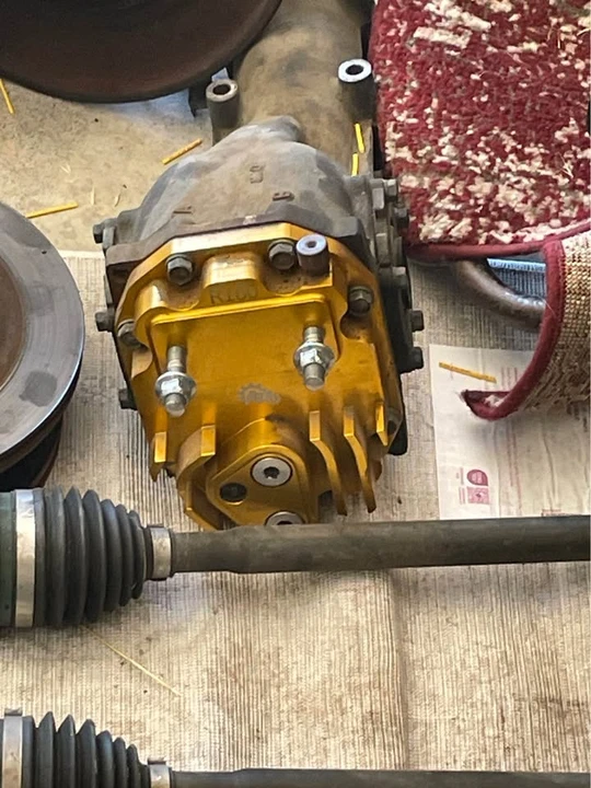 2006 Parts & Memorabilia Gearboxes - Image 2 of 5