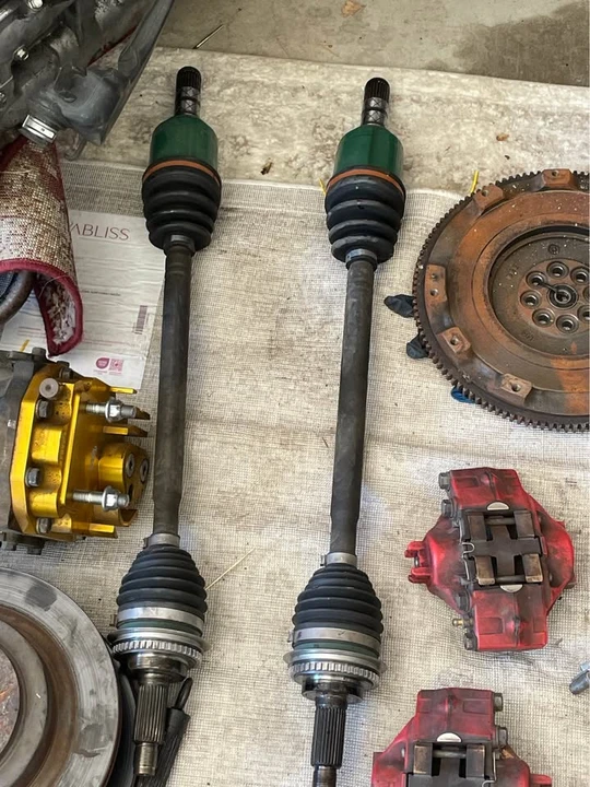 2006 Parts & Memorabilia Gearboxes - Image 3 of 5