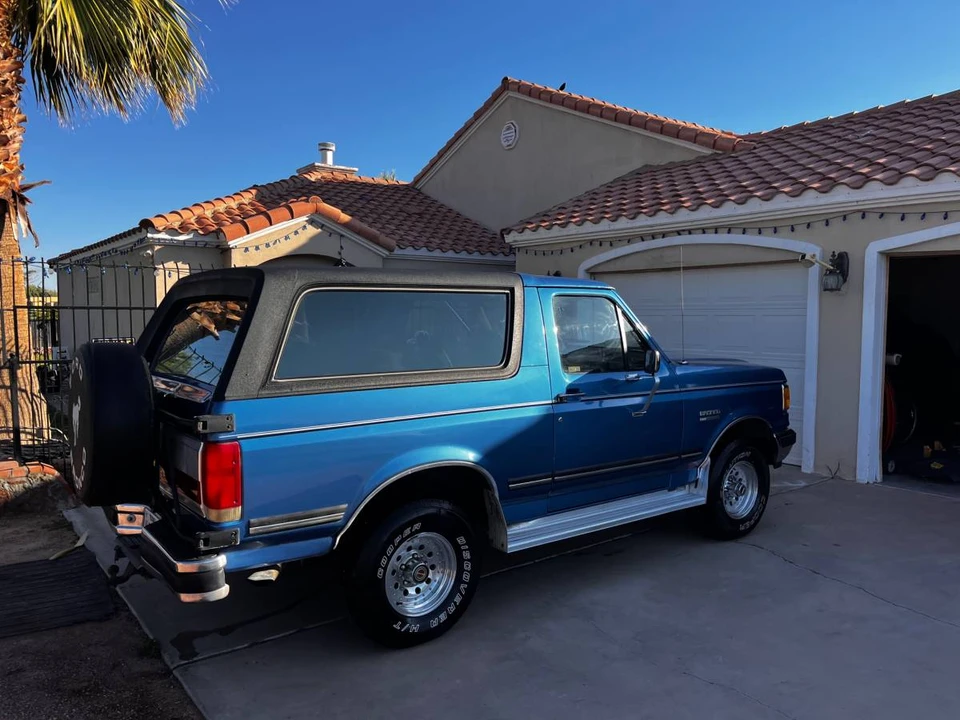 1990 Ford Bronco 4th Gen - Image 2 of 7