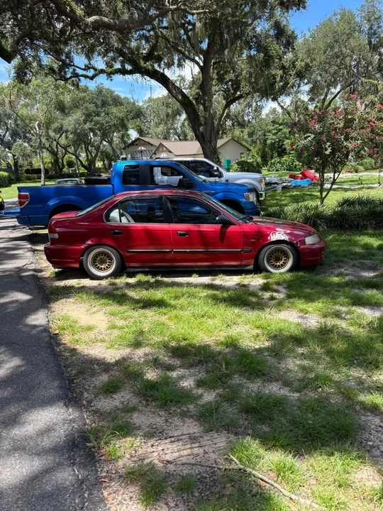 Acura EL - Image 2 of 5