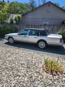 1997 Lincoln Town Car Signature Series