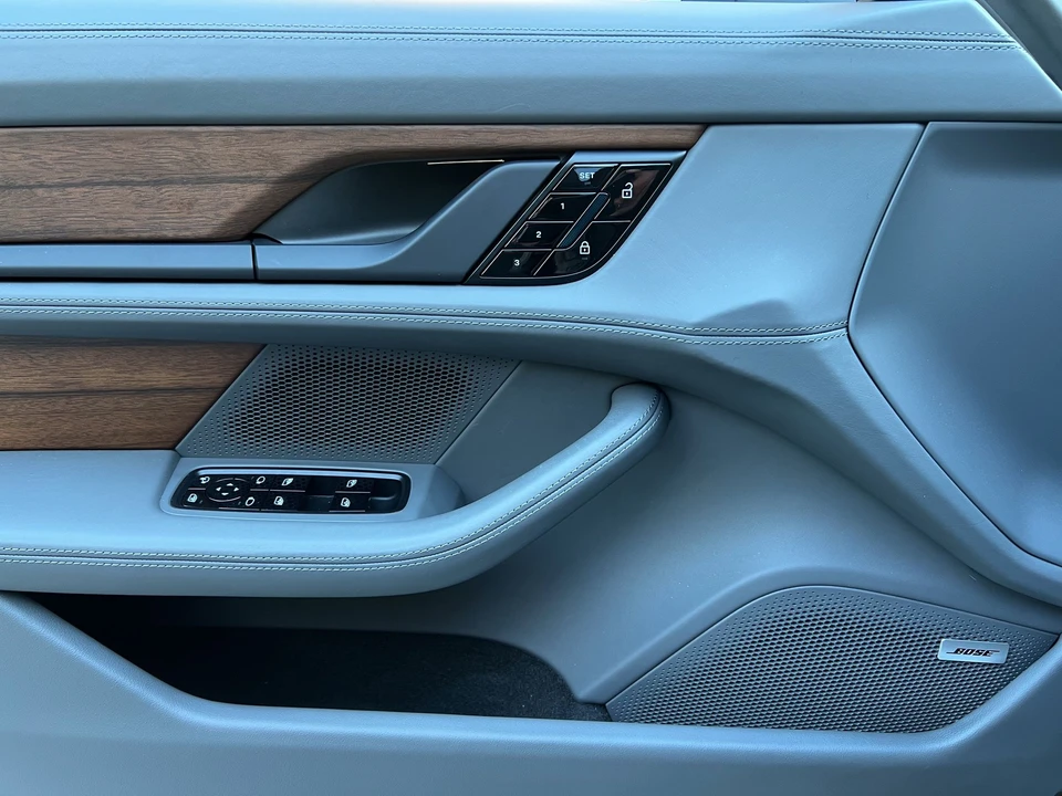 2020 Porsche Taycan 4S - Image 9 of 25