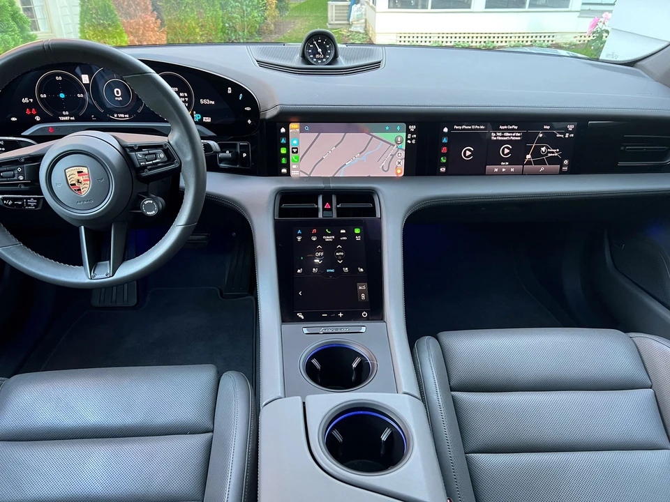 2020 Porsche Taycan 4S - Image 10 of 25