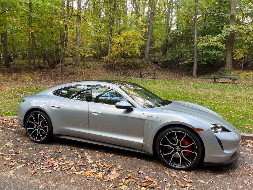 2020 Porsche Taycan 4S - Image 7 of 25