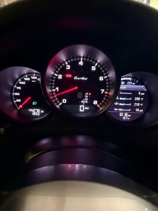 2018 Porsche Macan Turbo - Image 3 of 31