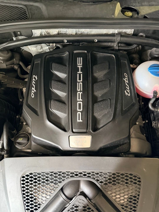 2018 Porsche Macan Turbo - Image 10 of 31