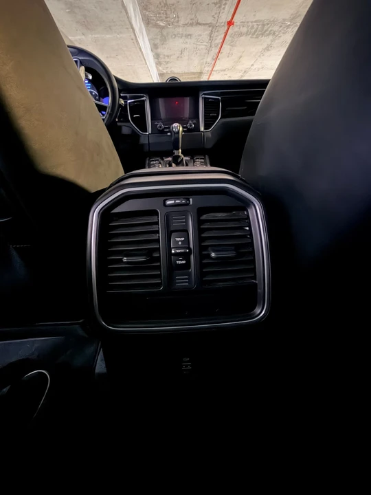 2018 Porsche Macan Turbo - Image 21 of 31