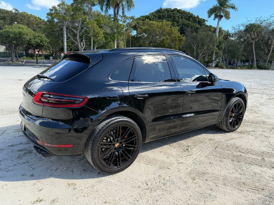 2018 Porsche Macan Turbo - Image 26 of 31