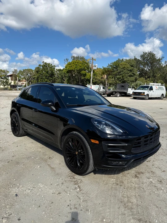2018 Porsche Macan Turbo - Image 28 of 31