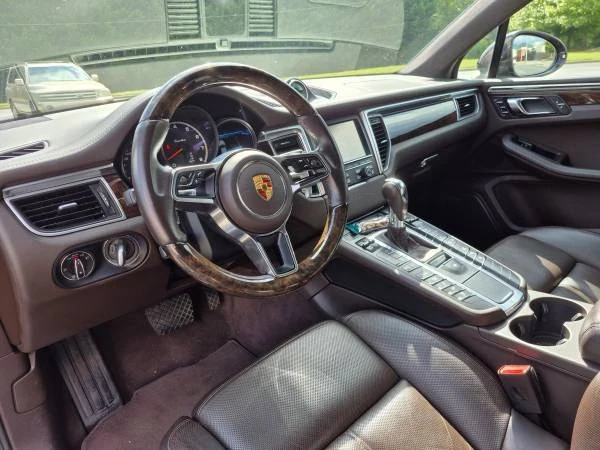 2015 Porsche Macan Turbo - Image 11 of 14