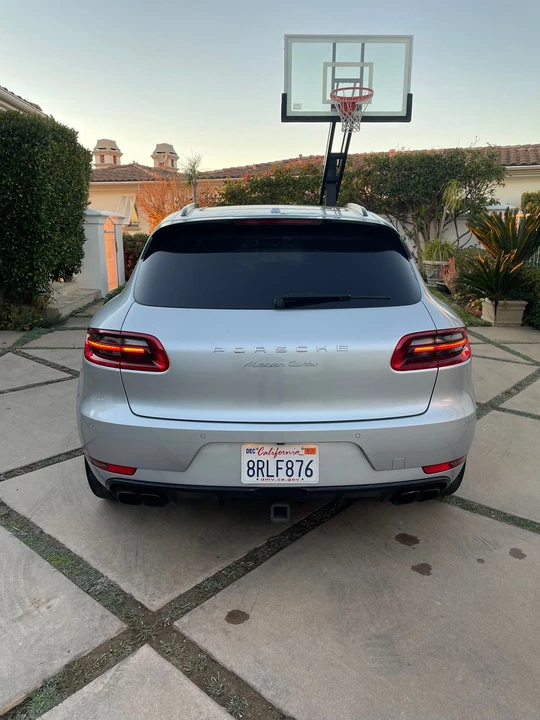2016 Porsche Macan Turbo - Image 8 of 17