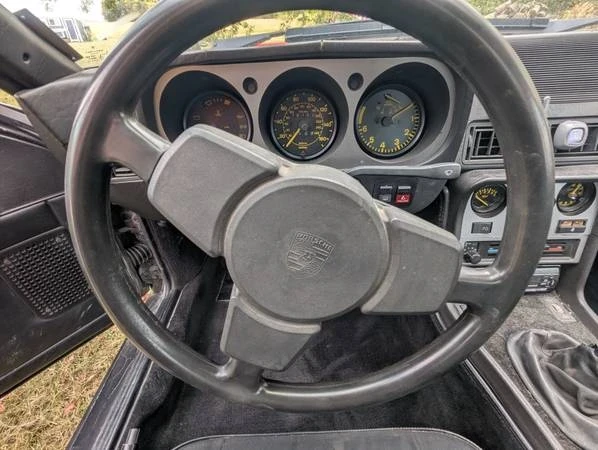 1984 Porsche 944 - Image 5 of 15