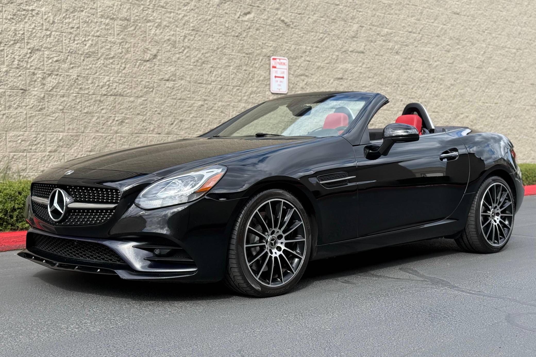 2018 Mercedes-Benz SLC300 