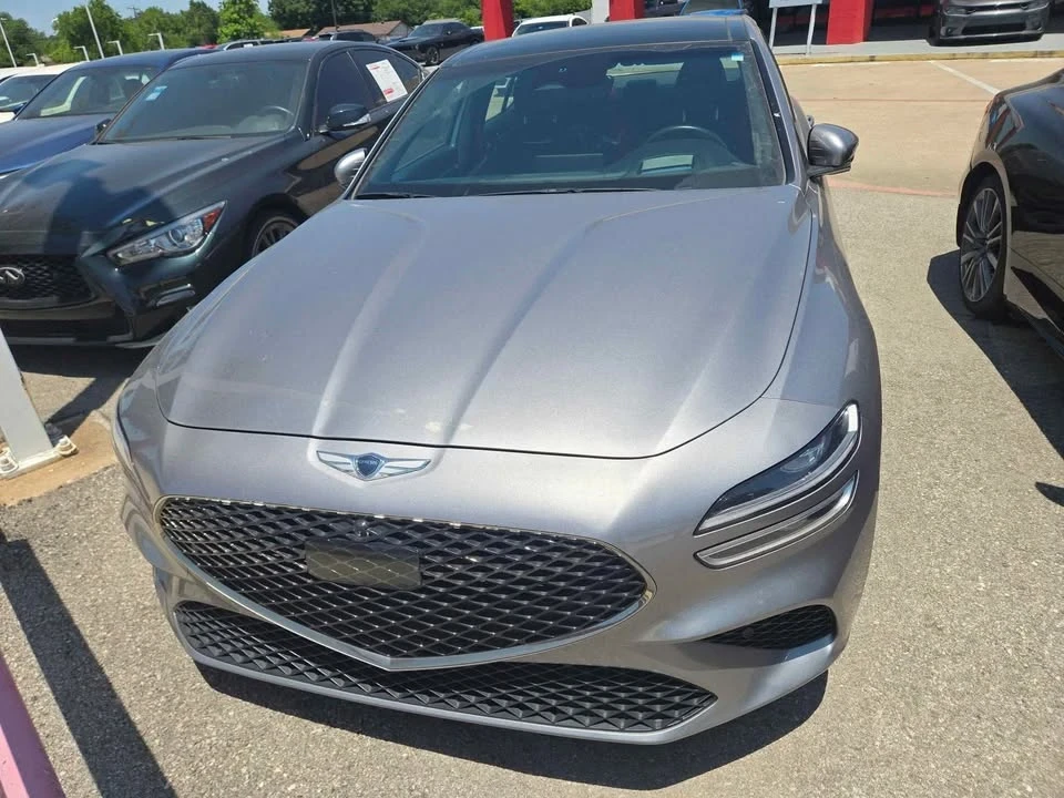 Genesis G70 - Image 2 of 6