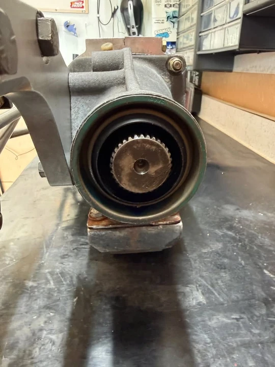 Parts & Memorabilia Gearboxes - Image 5 of 9