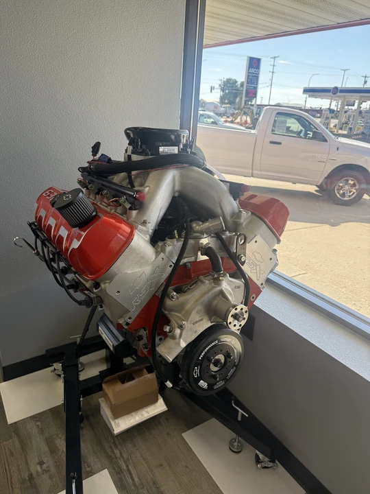 Parts & Memorabilia Engines - Image 2 of 12