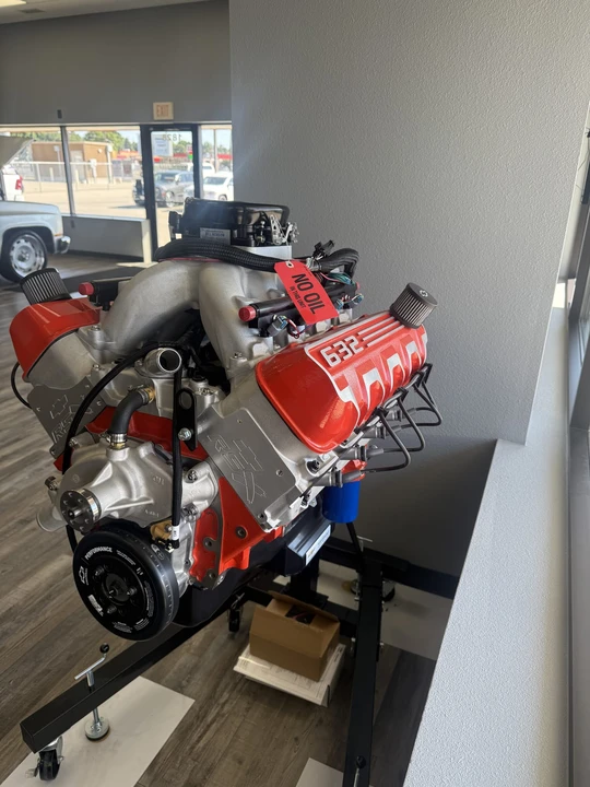 Parts & Memorabilia Engines - Image 3 of 12