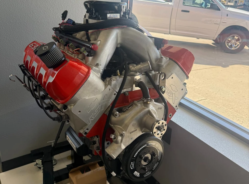 Parts & Memorabilia Engines - Image 11 of 12