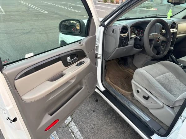 2005 GMC Envoy - Image 9 of 17