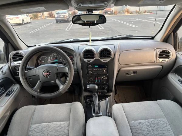 2005 GMC Envoy - Image 16 of 17