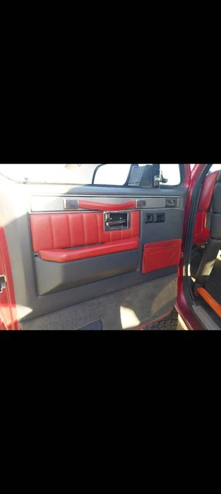 1991 GMC Jimmy 2nd Gen - Image 10 of 17