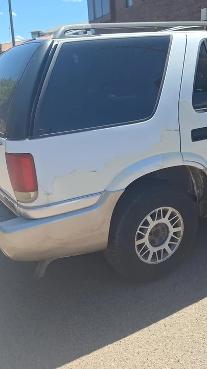 2000 GMC S-15 Jimmy 2nd Gen - Image 9 of 9