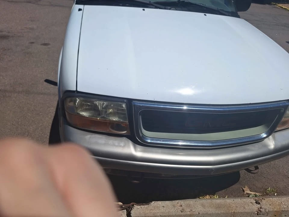 2000 GMC S-15 Jimmy 2nd Gen - Image 4 of 9