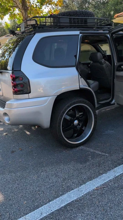 GMC Envoy - Image 5 of 7