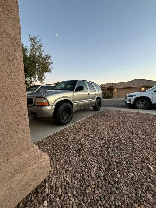 2000 GMC S-15 Jimmy 2nd Gen - Image 5 of 5