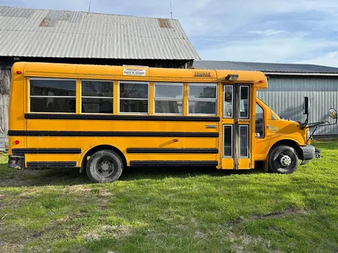 2013 GMC Savana Mini Bus Duramax