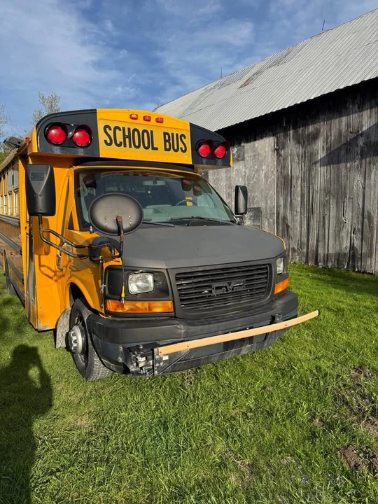 2013 GMC Savana - Image 2 of 5