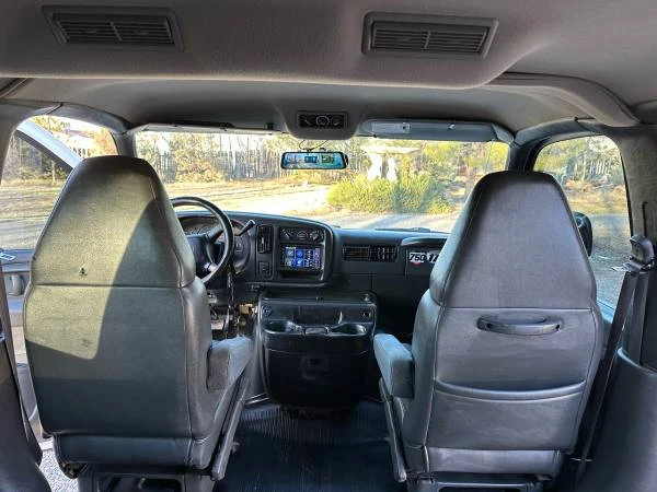 2002 GMC Savana - Image 10 of 12
