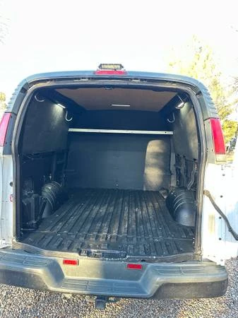 2002 GMC Savana - Image 5 of 12