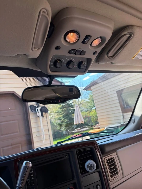 2005 Cadillac Escalade & EXT 2nd Gen - Image 8 of 10