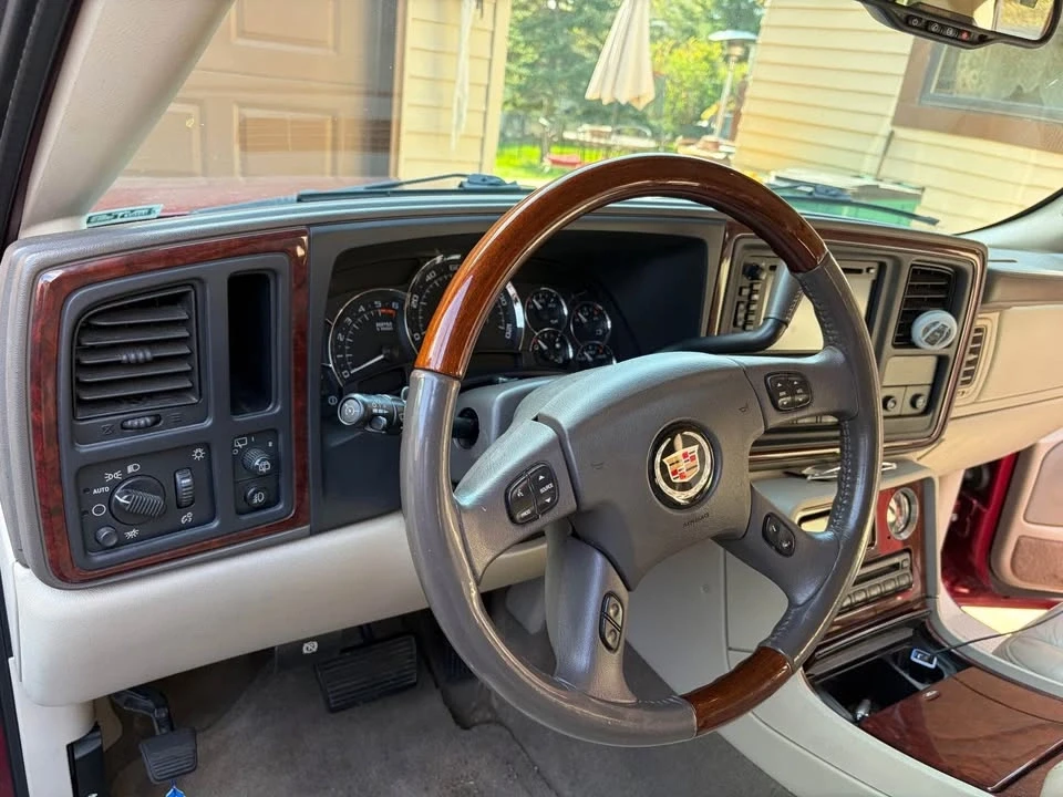 2005 Cadillac Escalade & EXT 2nd Gen - Image 4 of 10