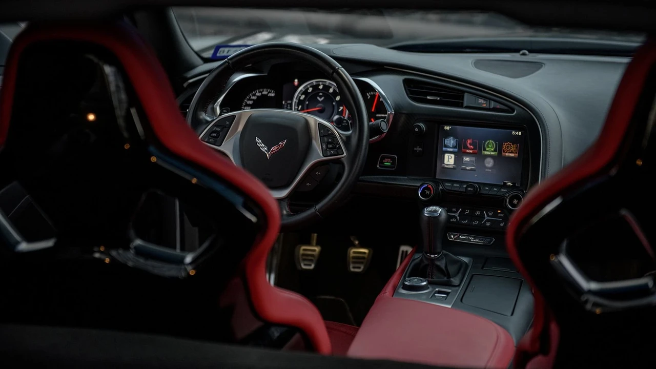 2015 Chevrolet Corvette C7 - Image 16 of 31