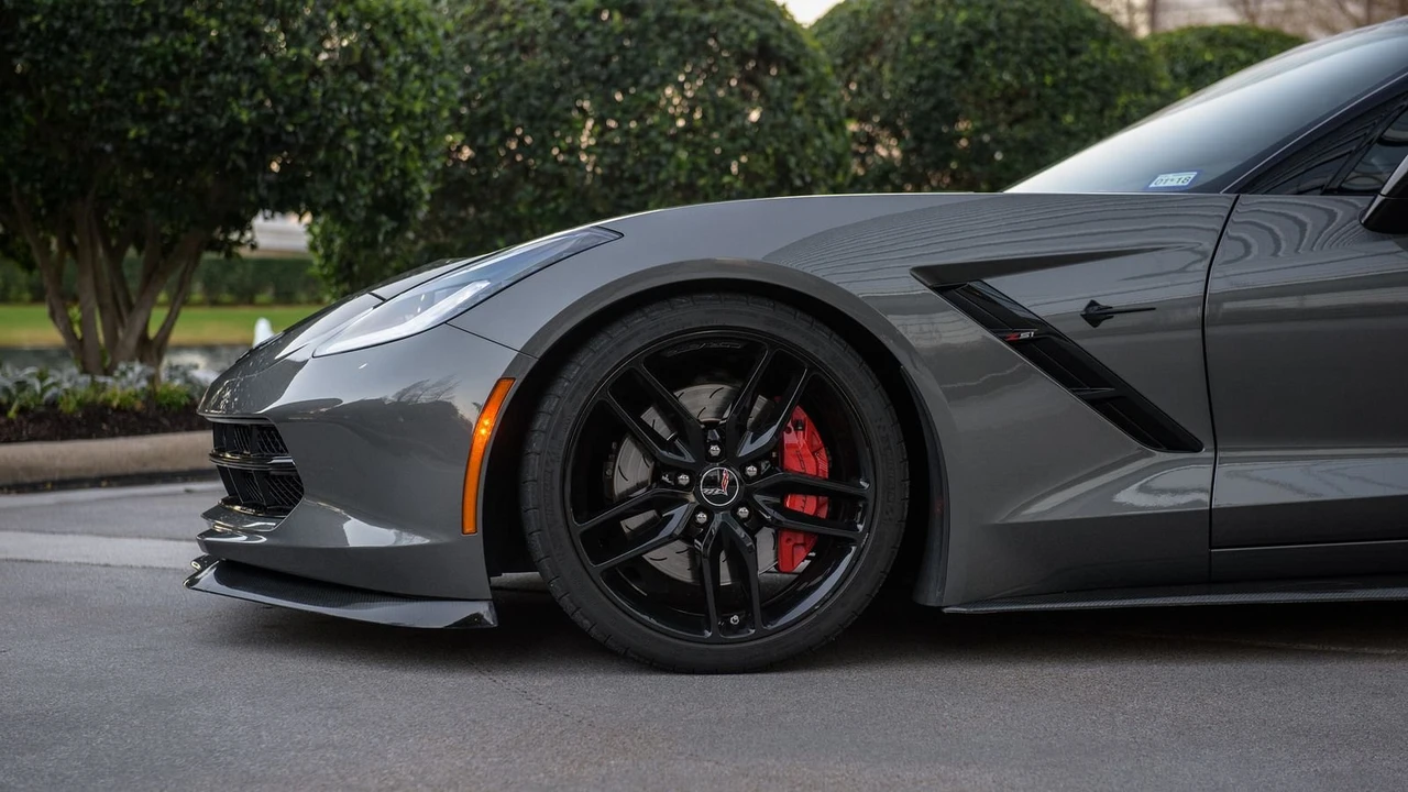 2015 Chevrolet Corvette C7 - Image 12 of 31