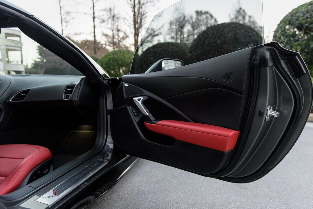2015 Chevrolet Corvette C7 - Image 18 of 31