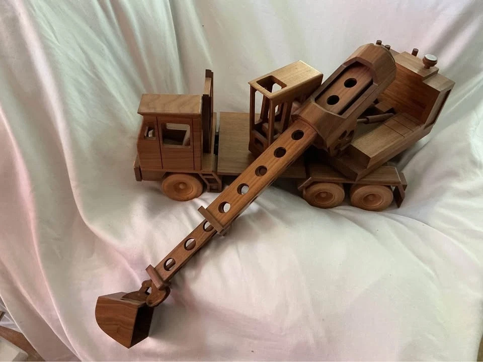 Parts & Memorabilia Scale Models - Image 2 of 2