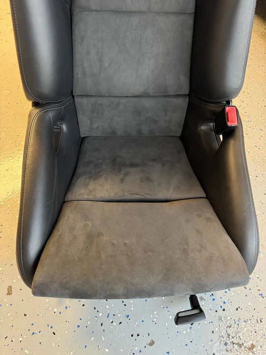 2007 Parts & Memorabilia Seats & Interior - Image 17 of 24
