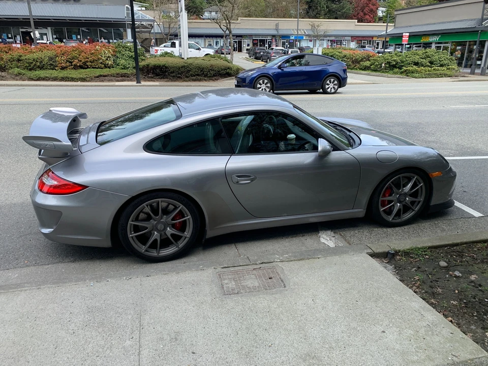 2010 Porsche 997 GT3 - Image 2 of 5