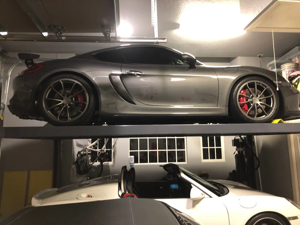 2016 Porsche 981 Cayman GT4 - Image 8 of 19
