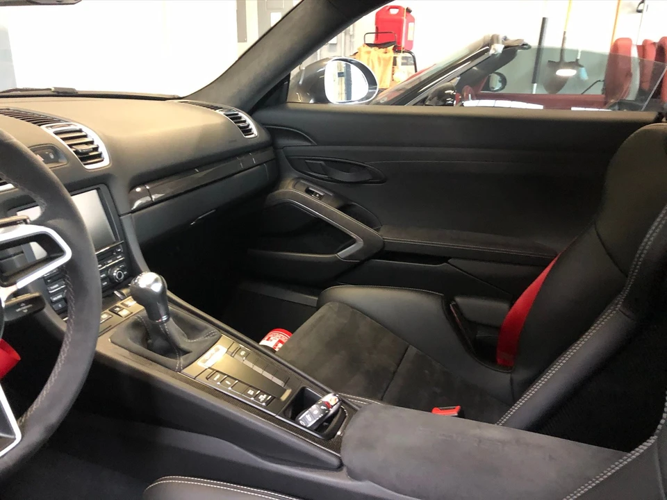 2016 Porsche 981 Cayman GT4 - Image 19 of 19